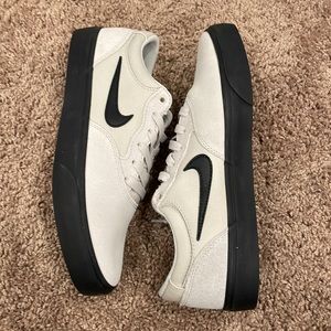 Nike SB Chron 2 skate shoes, size 8M
